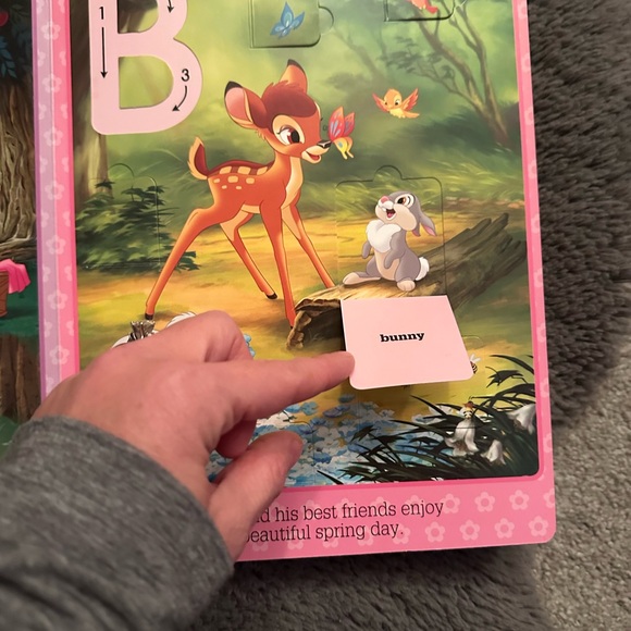 E is for Easter and H is for Halloween book -first words, ABCs and Lift-the-Flap - Picture 14 of 16